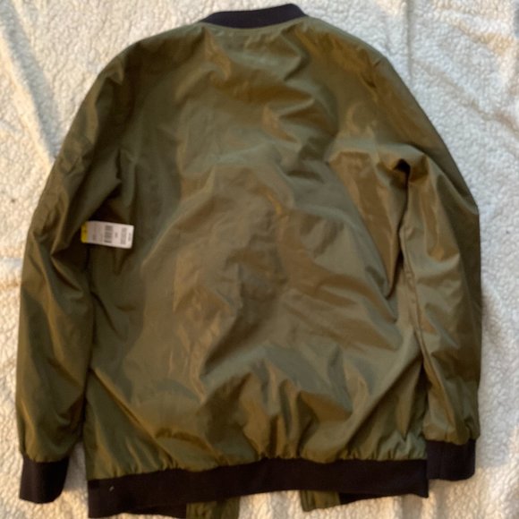 Green and black jacket - Picture 2 of 3